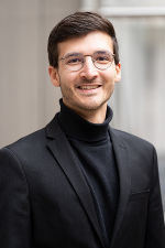 Das ist ein Portrait von Robert Binder