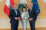 Staatssekretär Sepp Schellhorn, Landeshauptmann-Stv. Manuela Khom und Wirtschaftslandesrat Willibald Ehrenhöfer (v.l.). © Land Steiermark/Laimer; Verwendung bei Quellenangabe honorarfrei