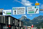 Bildbeschreibung: Ortsdurchfahrt mit Hinweistafeln. © Land Steiermark/A16