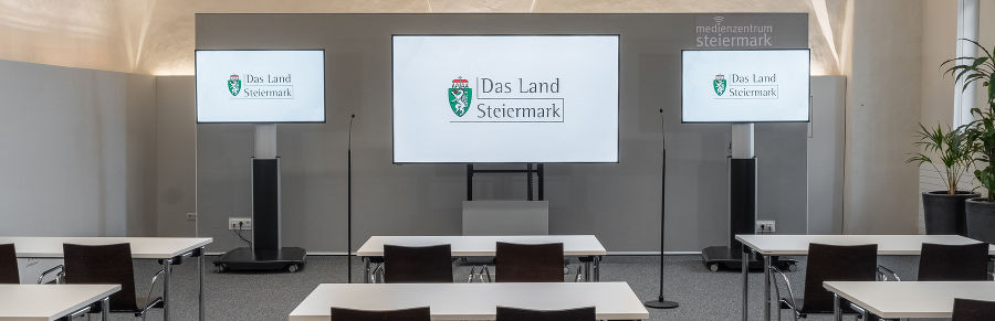Auch ein Setting ganz ohne Pulte, freistehend mit bis zu zwei Standmikrofonen ist im Medienzentrum möglich.
