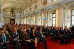 Festakt für Feuerwehr- und Rot-Kreuz-Ehrenamtliche in der Aula der Alten Uni.