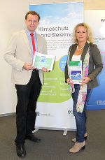 Klimaschutzkoordinatorin Andrea Gössinger-Wieser und der Leiter des Wegener Center Gottfried Kirchengast präsentierten im Medienzentrum Steiermark den Weltklimabericht 2013.