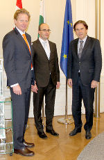 LH Franz Voves begrüßte den tschechischen Botschafter Jan Sechter und Honorarkonsul Ägyd Pengg in der Grazer Burg