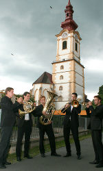 Beim Landeswettbewerb „Musik in kleinen Gruppen“ zeigten 45 Blasmusikensembles dieses Wochenende in Leibnitz welche Vielfalt die Blasmusik auch im Ensemblespiel hat. Mit dabei war auch das Ensemble „Sulmtal Brass“. 