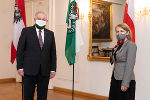 Landeshauptmann Hermann Schützenhöfer mit der polnischen Botschafterin Jolanta Róża Kozłowska.  © Land Steiermark/Jesse Streibl; bei Quellenangabe honorarfrei