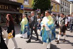 Pater Michael Staberl, Landeshauptmann Christopher Drexler und Pfarrer Josef Reisenhofer bei der Prozession zur Basilika Mariazell.