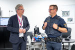 Landeshauptmann Christopher Drexler im Gespräch mit Rudolf Schlager (Leiter der Polizei-Expositur am Red Bull Ring und Kommandant der PI Knittelfeld)