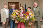 Besuch zum Valentinstag in der Grazer Burg: Mario Marbler, LH Mario Kunasek, Blumenkönigin Lisa II., LH-Stv. Manuela Khom und Ferdinand Lienhart (v.l.). © Land Steiermark/Andreas Resch; Verwendung bei Quellenangabe honorarfrei