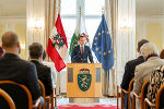 Im Weißen Saal der Grazer Burg überreichte LR Stefan Hermann heute Mittag die Menschenrechtspreise des Landes Steiermark 2024